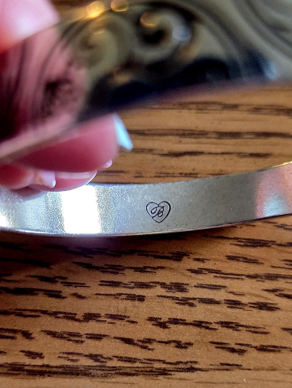 BRIGHTON "Dream Token" Vintage Silver Etched Bangle Bracelet CLASSIC CHIC! - Picture 6 of 8